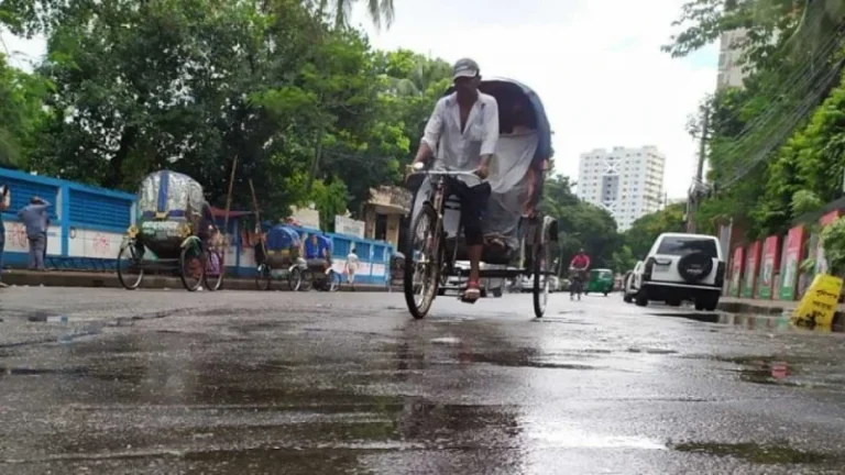 বৃষ্টি হওয়ায় ঢাকার বাতাসের মানে কিছুটা উন্নতি