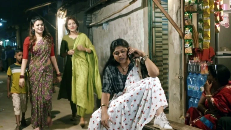 দুর্গাপূজায় ‘রঙবাজার’