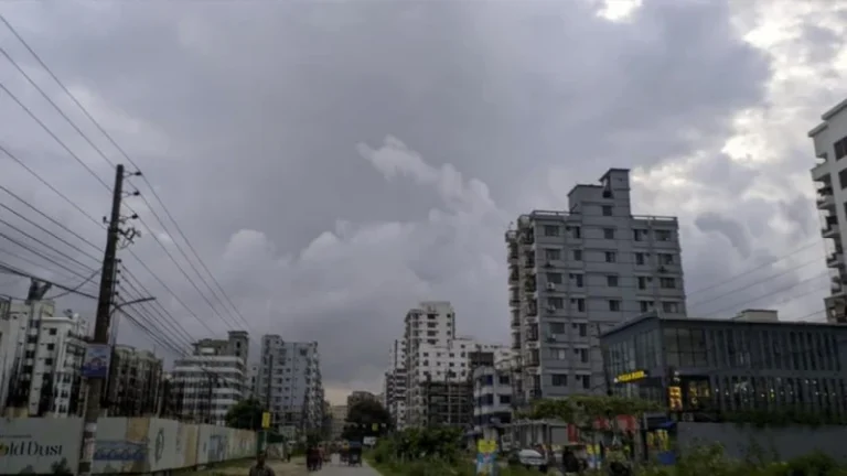 মেঘাচ্ছন্ন থাকবে ঢাকার আকাশ