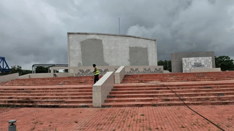 স্বৈরাচারী শাসনের শীর্ষ প্রতীক