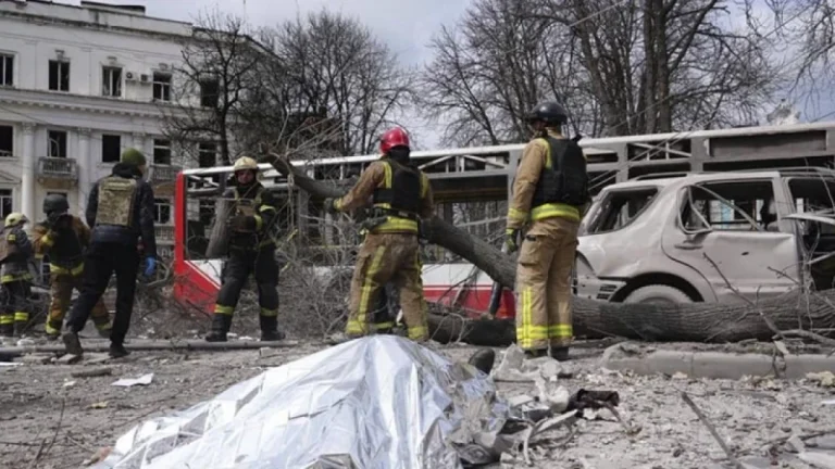 ইউক্রেনে রাশিয়ার হামলায় নিহত ৪, আহত ৩০
