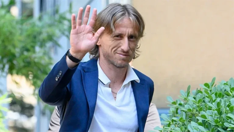 এসি মিলানেই মদ্রিচ, জানিয়ে দিল ইতালিয়ান জায়ান্ট