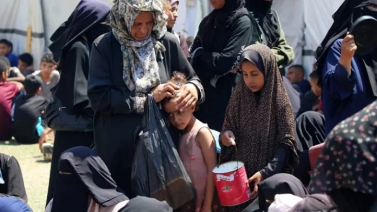 গাজায় ত্রাণকেন্দ্রের কাছে ইসরায়েলি হামলা, নিহত ৩৯