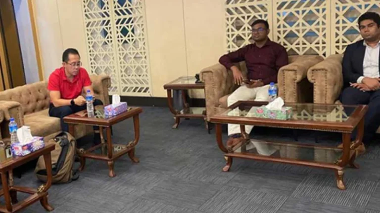 সিঙ্গাপুরের বিশেষজ্ঞ চিকিৎসক দল ঢাকায়