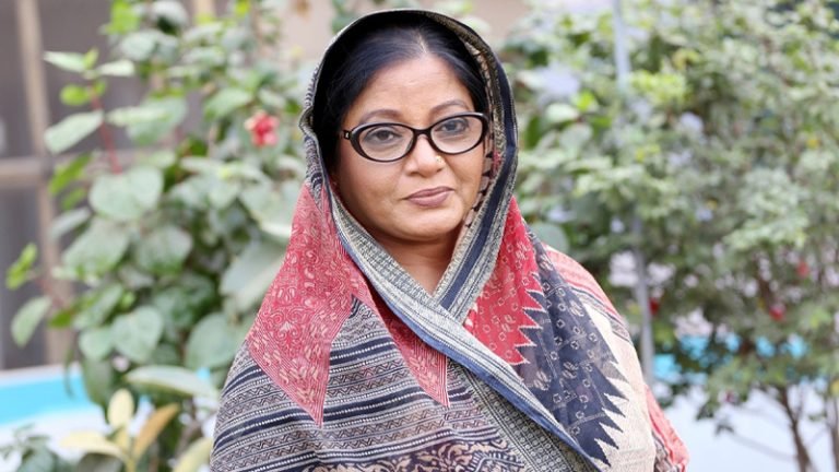 ইন্ডাস্ট্রিতে কোনো মর্যাদা পাইনি: ডলি জহুর