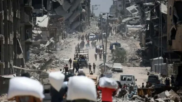 গাজায় ভয়াবহ মানবিক বিপর্যয়: ক্ষুধার্তদের ওপর গুলি চালাচ্ছে ইসরায়েল