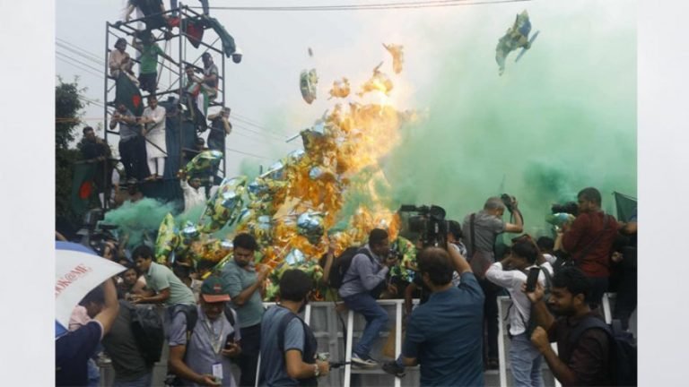 গণঅভ্যুত্থান দিবসের অনুষ্ঠানে বেলুন বিস্ফোরণ, আহত ১০
