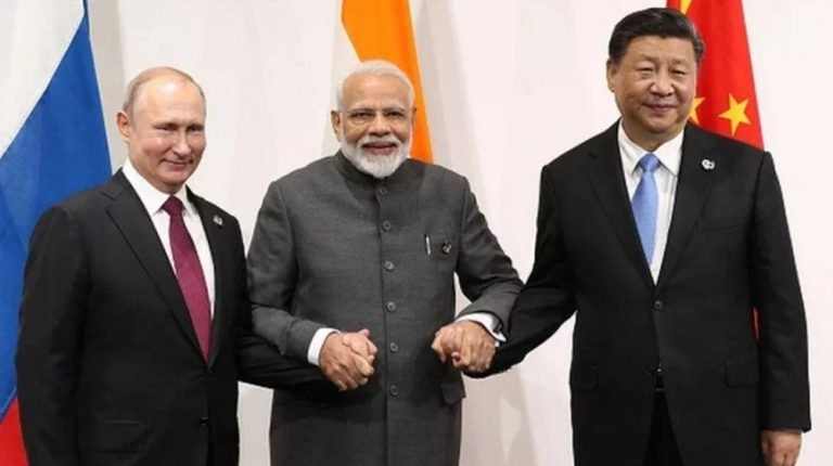 যুক্তরাষ্ট্রকে উপেক্ষা করে ঘনিষ্ঠ হচ্ছে রাশিয়া চীন ও ভারত