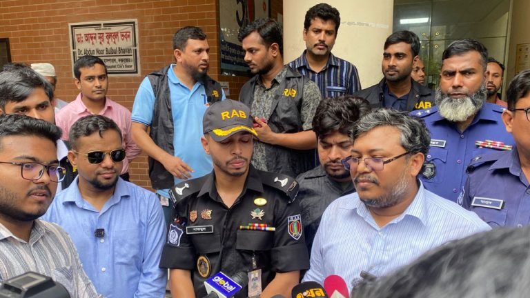 কক্সবাজার পাসপোর্ট অফিস ও হাসপাতালে অভিযান, ৪ জনের কারাদণ্ড