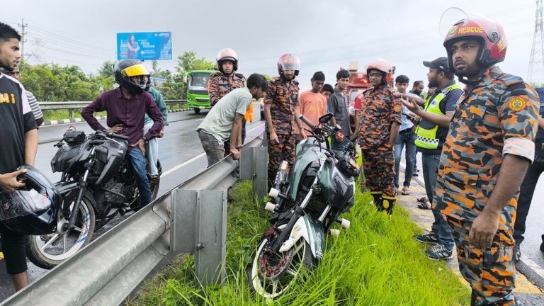 ঢাকা-মাওয়া এক্সপ্রেসওয়েতে মোটরসাইকেল দুর্ঘটনায় যুবক নিহত