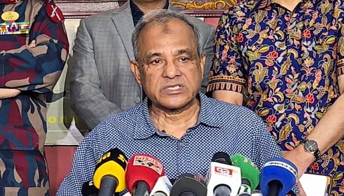 পুলিশের লুট হওয়া অস্ত্রের খোঁজ দিলে পুরস্কার দেওয়া হবে