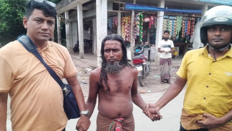 পাগল সেজে পালিয়ে থেকেও শেষ রক্ষা হলো না