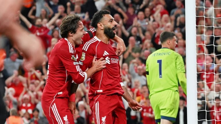 ৬ গোলের রোমাঞ্চকর ম্যাচ জিতে মৌসুম শুরু লিভারপুলের