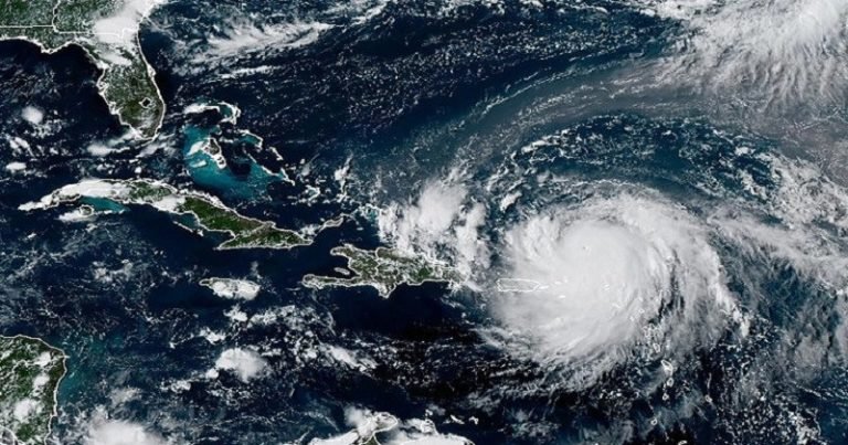 ক্যারিবিয়ানে তাণ্ডব শেষে যুক্তরাষ্ট্রের উপকূলে ধেয়ে আসছে এরিন