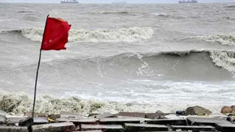 ঝড়ো হাওয়ার আশঙ্কা, সমুদ্রবন্দরে ৩ নম্বর সর্তকতা