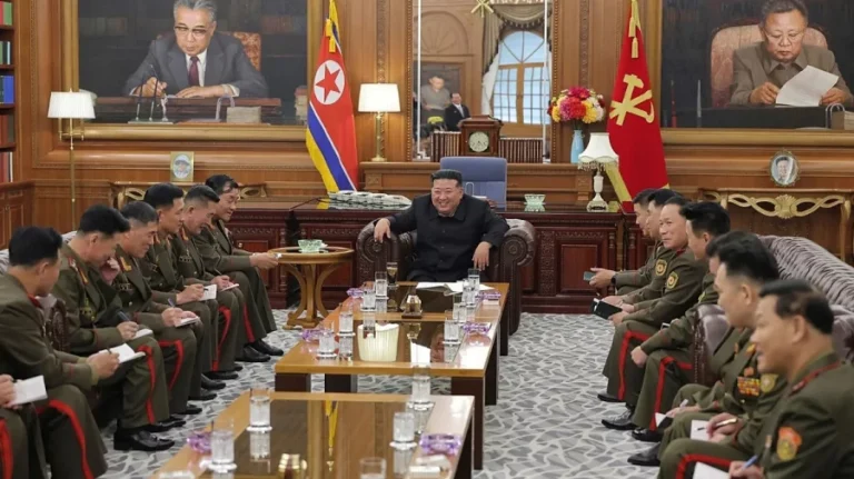 রাশিয়ার পক্ষে লড়াই করা উত্তর কোরীয় সেনাদের প্রশংসায় পঞ্চমুখ কিম