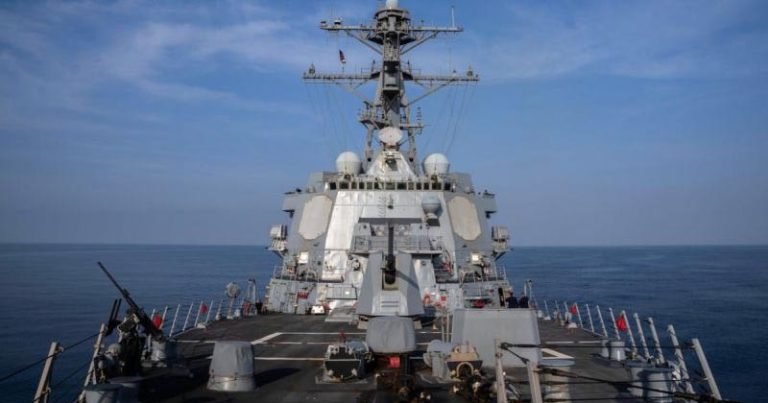 ভেনেজুয়েলার উপকূলে যুদ্ধজাহাজ মোতয়েন, যুক্তরাষ্ট্রকে হুঁশিয়ারি চীনের