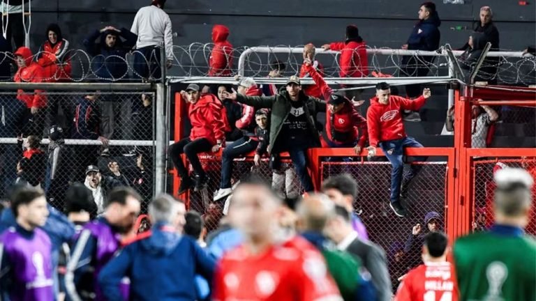 আর্জেন্টিনায় কোপা সুদামেরিকানা ম্যাচে রণক্ষেত্র, সংঘর্ষে আহত ১৯