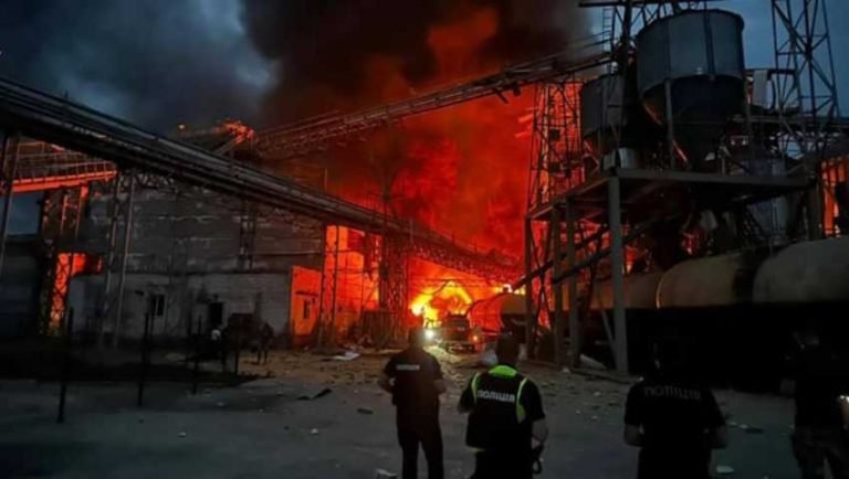 ইউক্রেনের ড্রোন হামলায় রাশিয়ার পারমাণবিক প্লান্টে আগুন