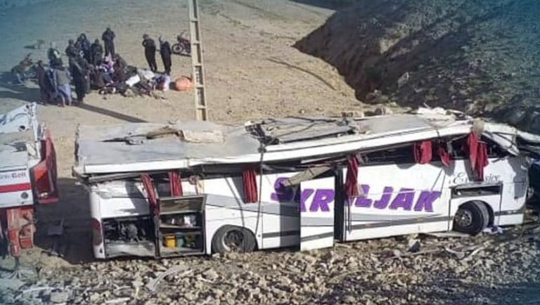 যাত্রীবাহী বাস উল্টে আফগানিস্তানে নিহত ২৫