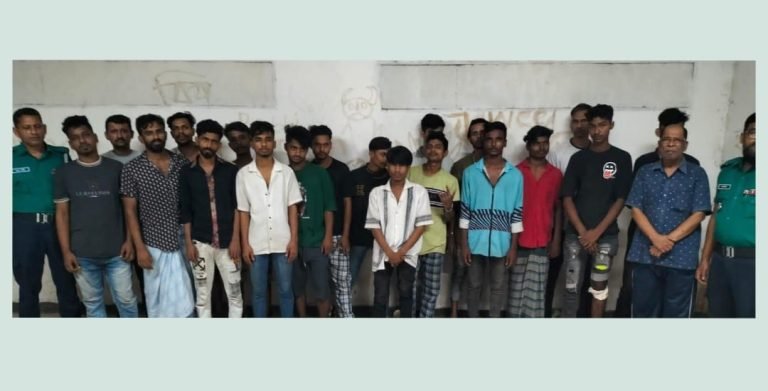 মোহাম্মদপুরে বিশেষ অভিযান, হত্যা মামলার আসামিসহ গ্রেপ্তার ২০