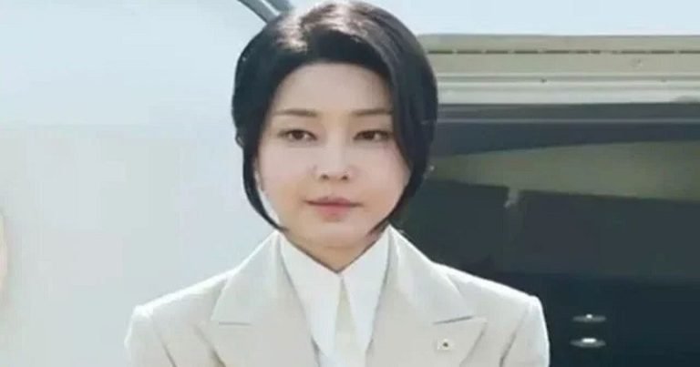 দক্ষিণ কোরিয়ার সাবেক ফার্স্ট লেডি ঘুষের অভিযোগে অভিযুক্ত