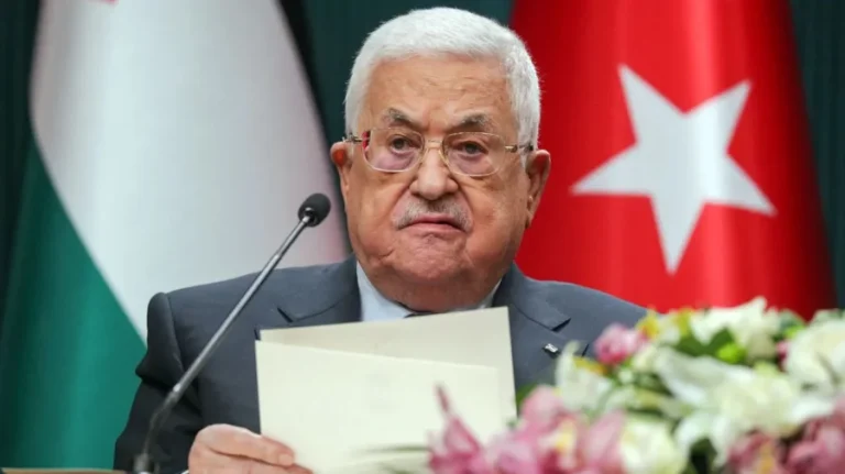 মাহমুদ আব্বাসের ওপর যুক্তরাষ্ট্রের ভিসা নিষেধাজ্ঞা