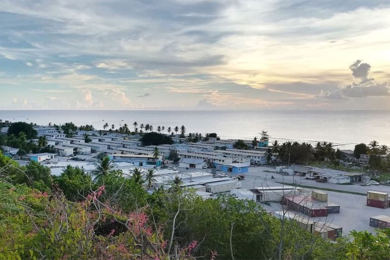 অভিবাসীদের নাউরু পাঠাতে চুক্তি অস্ট্রেলিয়ার