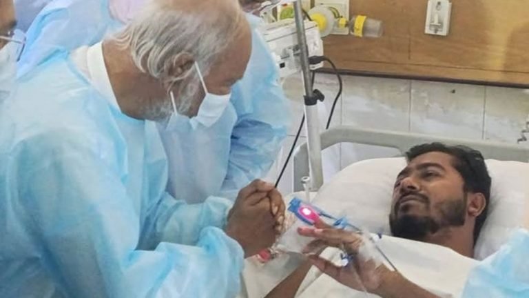 নুরের সর্বশেষ শারীরিক অবস্থা জানালেন ঢামেক পরিচালক