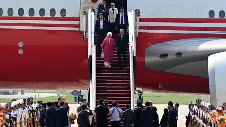 এসসিও বৈঠকে যোগ দিতে চীনে পৌঁছেছেন এরদোগান