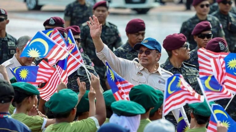 সম্পর্ক জোরদারে চার দিনের সফরে চীন যাচ্ছেন মালয়েশিয়ার প্রধানমন্ত্রী