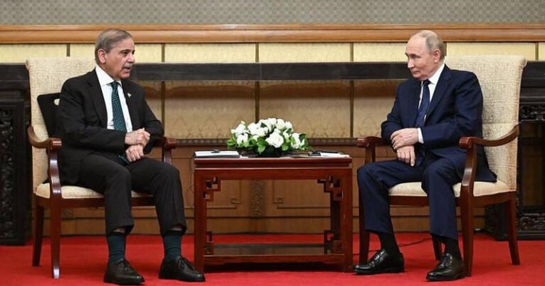 পুতিনের সাথে ‘অত্যন্ত উষ্ণ এবং গঠনমূলক’ বৈঠক হয়েছে: পাকিস্তানের প্রধানমন্ত্রী