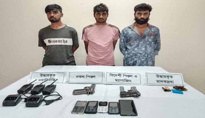 মেহেরপুরে বিদেশি অস্ত্র ও ওয়াকিটকি উদ্ধার, আটক ৩