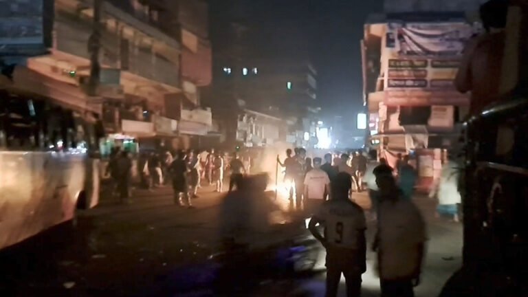 চট্টগ্রামে জমি নিয়ে মারামারি, ধারালো অস্ত্রের আঘাতেএকজন মুমূর্ষু