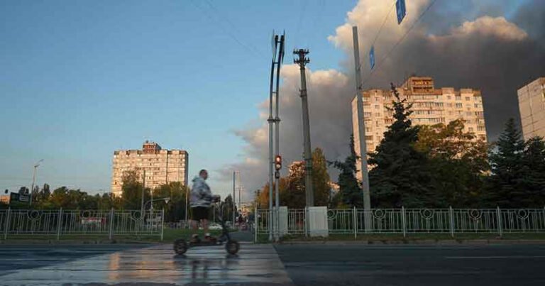 ইউক্রেনের মন্ত্রিসভা ভবনে হামলা, নিহত ৩
