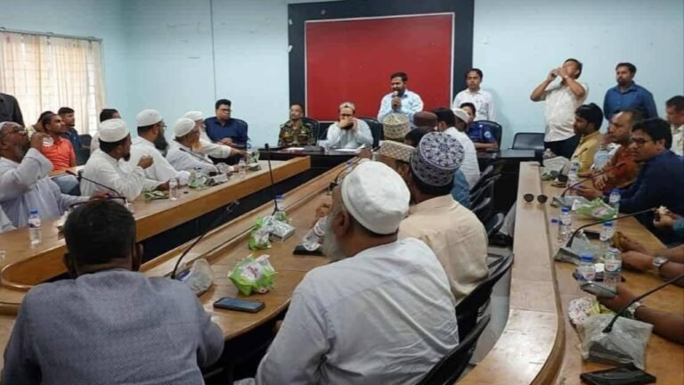 হাটহাজারীতে শান্তি ফেরাতে সমঝোতা বৈঠক