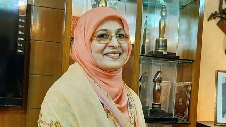 দীর্ঘ বিরতির পর দেশে ফিরলেন শাবানা