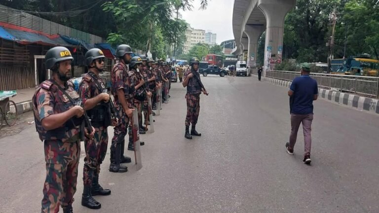 ডাকসু নির্বাচন: ঢাবিতে প্রবেশে কঠোর নিয়ন্ত্রণ, ভেতরে বিজিবির টহল
