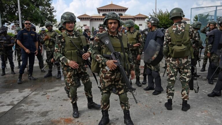 নেপালে বিক্ষোভের জেরে রাজধানীসহ তিন জেলায় কারফিউ