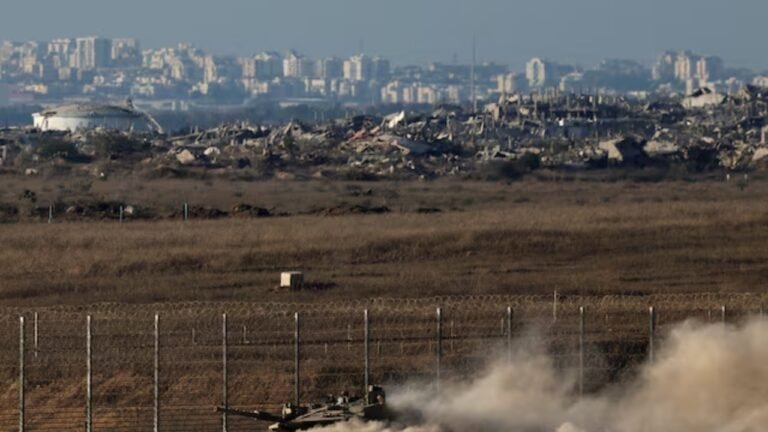 গাজা সিটিতে ইসরায়েলের নতুন অভিযান: শহর থেকে সরে যাওয়ার নির্দেশ