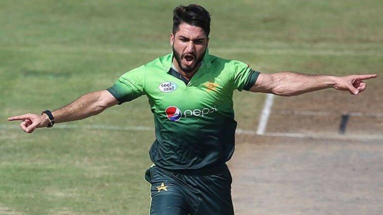 আন্তর্জাতিক ক্রিকেটকে বিদায় জানালেন পাকিস্তানি পেসার উসমান