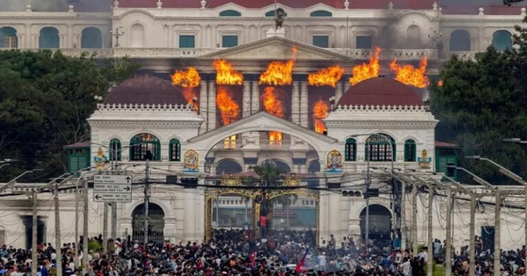 বিক্ষোভকারীদের সংলাপে বসার আহ্বান নেপালের সেনাপ্রধানের