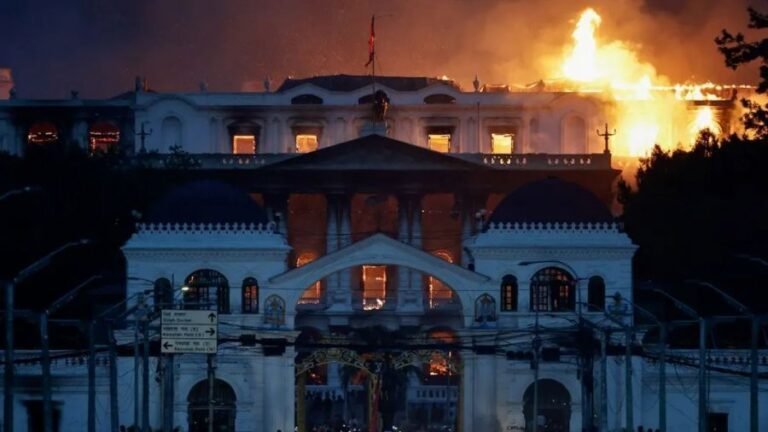 নেপালে আন্দোলনের জেরে শিলিগুড়ি-কাঠমান্ডু বাস চলাচল স্থগিত