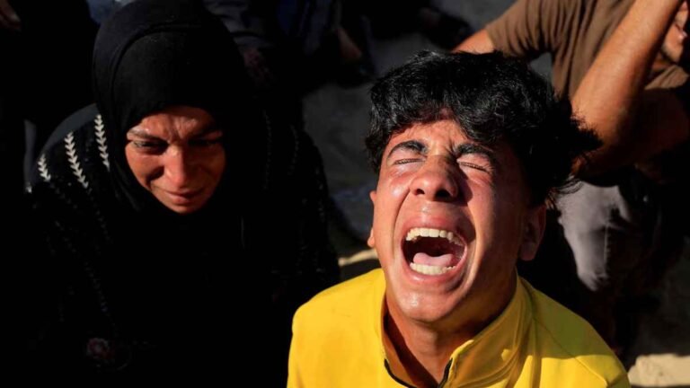 গাজায় একদিনে ৭২ ফিলিস্তিনিকে হত্যা ইসরায়েলের