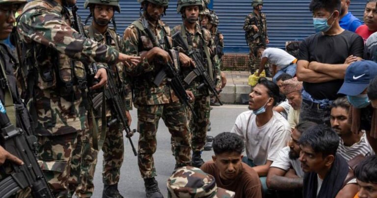 নেপালে সেনাবাহিনীর গুলিতে দুই কারাবন্দি নিহত