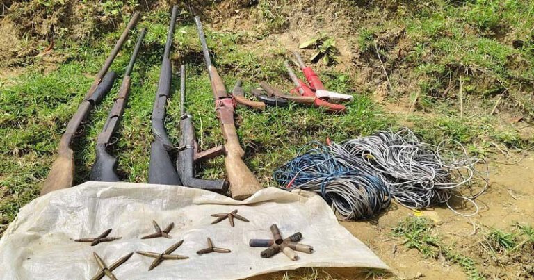 ‎মহেশখালীর গহীন পাহাড়ে যৌথ বাহিনীর অভিযান,বিপুল পরিমাণ অস্ত্র, গুলি উদ্ধার