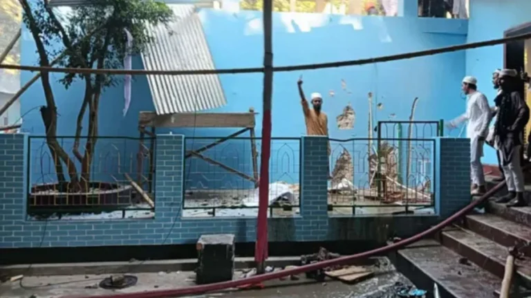 রাজবাড়ীতে মাজারে হামলা ও হত্যা: মসজিদের ইমামসহ আরও ২ জন গ্রেপ্তার