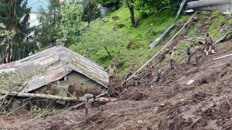 পশ্চিম সিকিমের ইয়াংথাঙে ভূমিধসে নিহত ৪