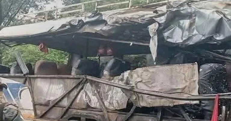 নাইজেরিয়ায় বিয়ের যাত্রীবাহী বাস দুর্ঘটনায় নারী-শিশুসহ নিহত ১৯