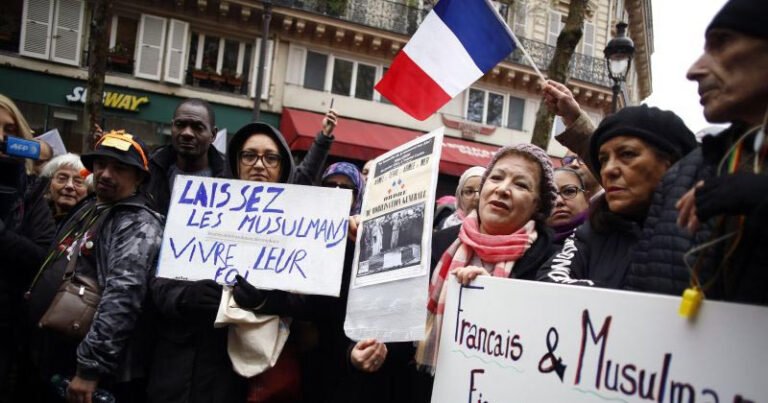 দুই-তৃতীয়াংশ ফরাসি মুসলমান ধর্মীয় বিদ্বেষের শিকার